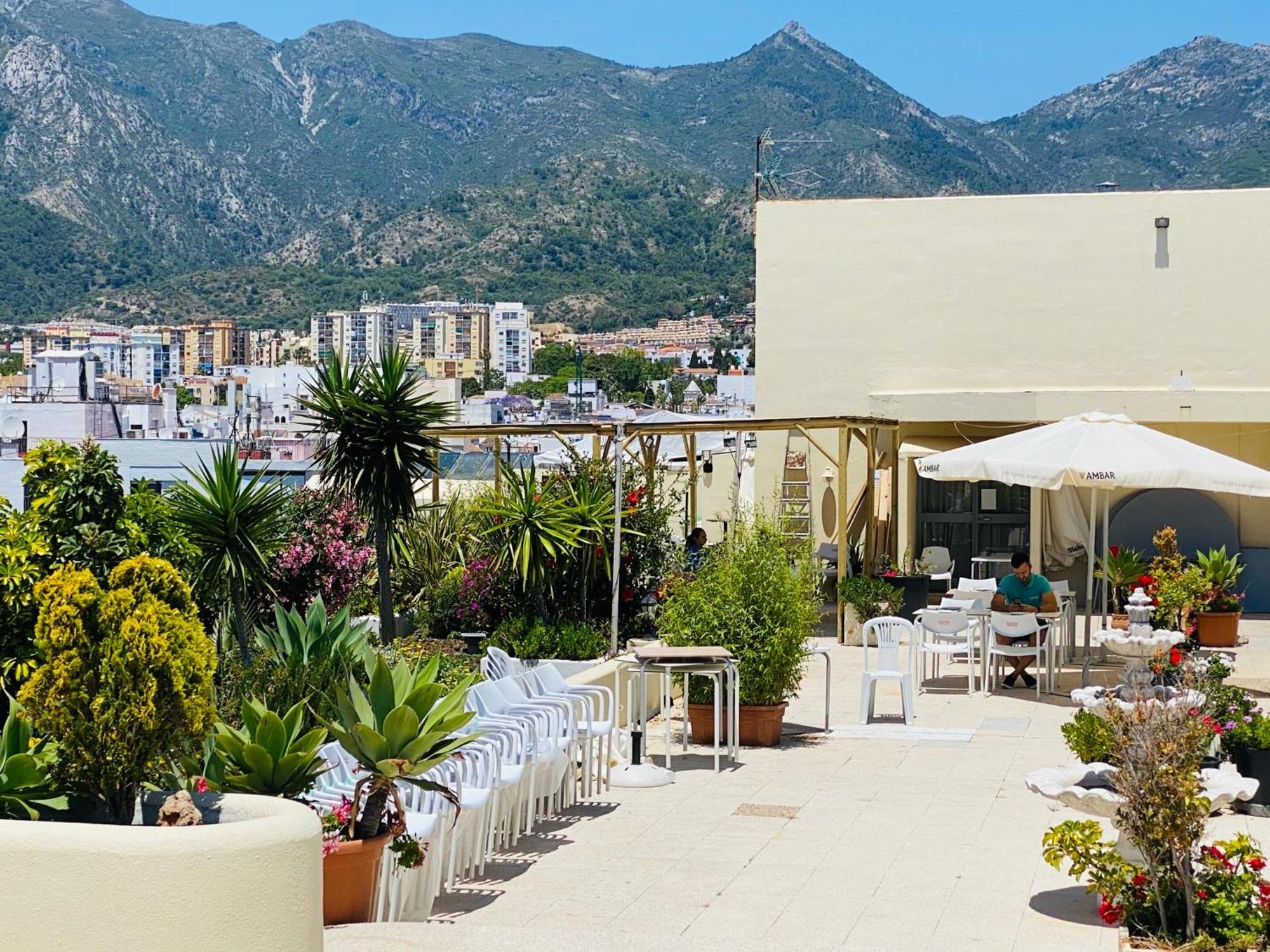 Apartment On The First Line Of The Sea With A View And Free Parking Marbella Luaran gambar