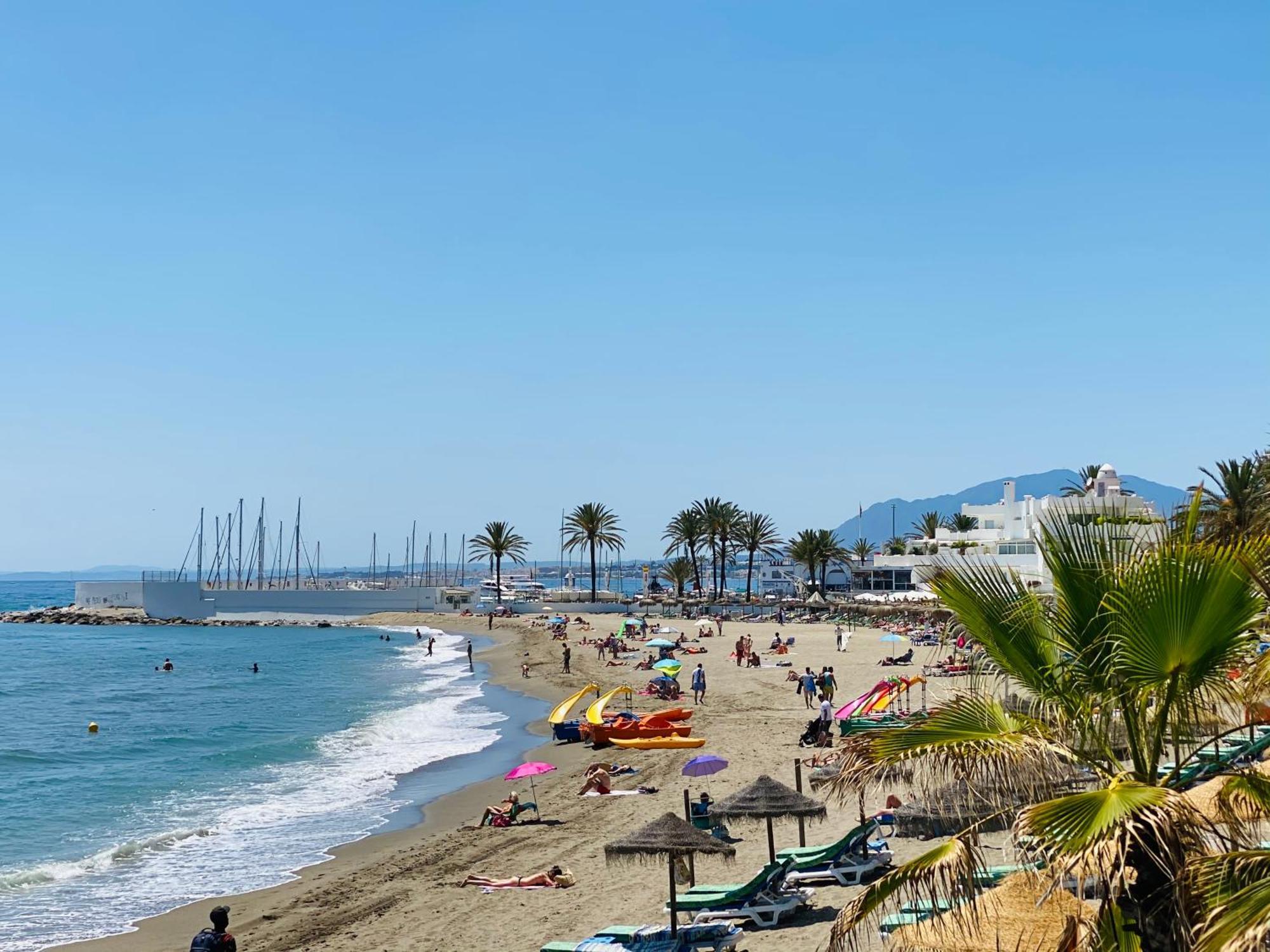 Apartment On The First Line Of The Sea With A View And Free Parking Marbella Luaran gambar