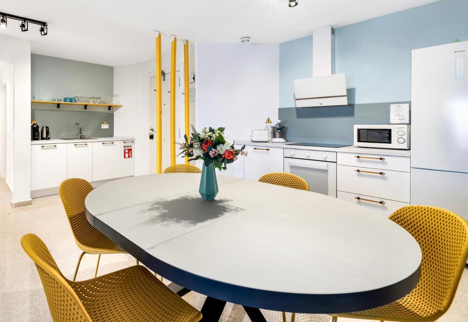 Apartment On The First Line Of The Sea With A View And Free Parking Marbella Luaran gambar