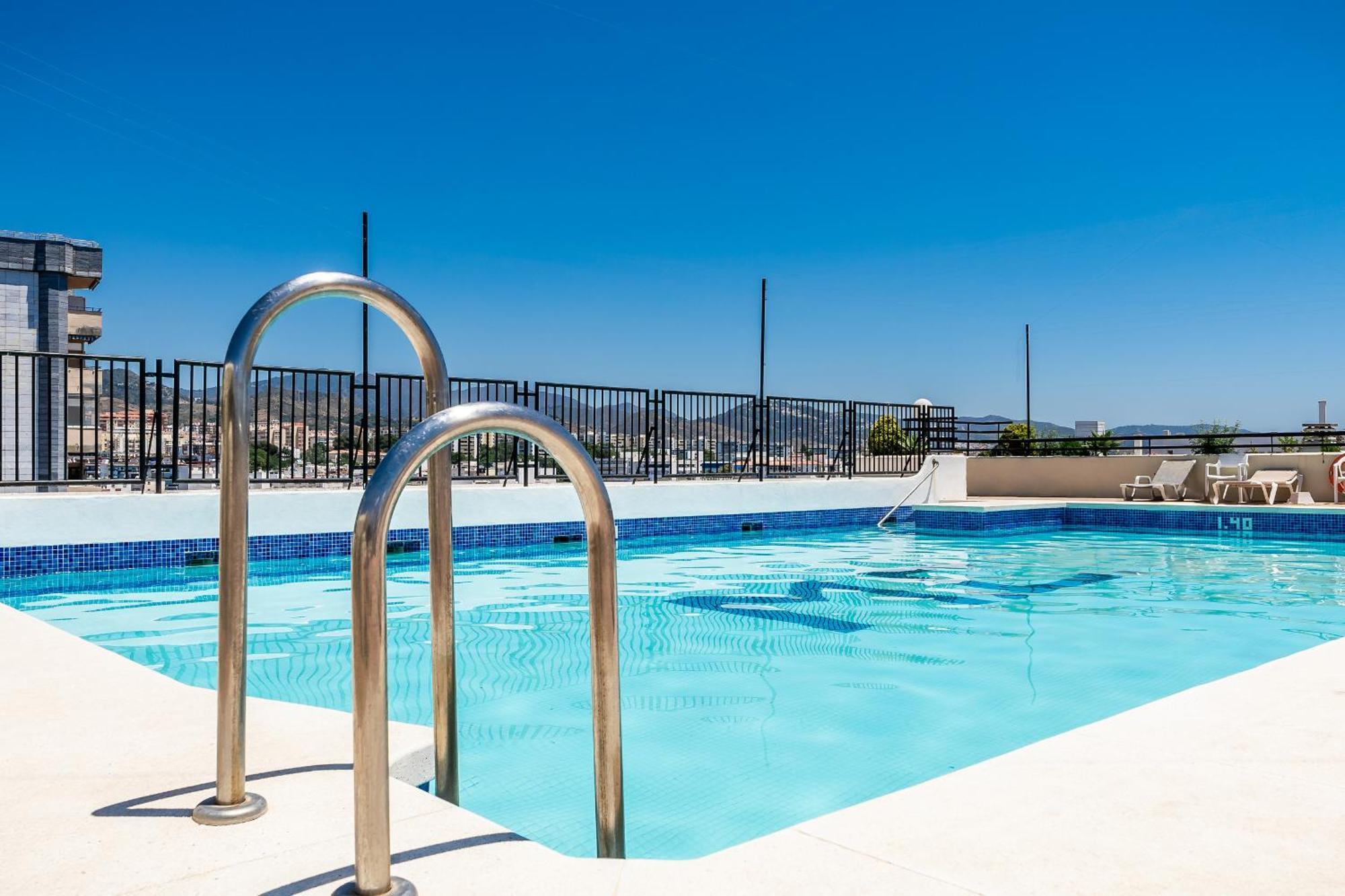 Apartment On The First Line Of The Sea With A View And Free Parking Marbella Luaran gambar
